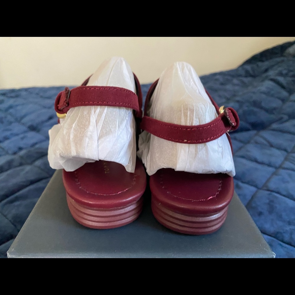 Tommy Hilfiger red thong sandals - Picture 3 of 7